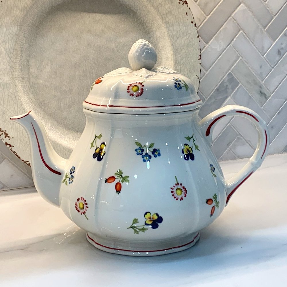 Villeroy & Boch Luxembourg Petite Fleur Tea Pot -Discontinued piece- - Picture 2 of 6